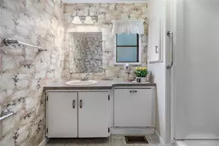 36905 Beth Ave, Zephyrhills, FL 33542 - Photo 24