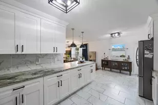 2504 W Fletcher Ave, Tampa, FL 33618 - Photo 12