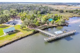 11961 W Edgeview Ct, Crystal River, FL 34429 - Photo 2