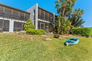 6320 Grand Bahama Cir, Tampa, FL 33615 - Photo 16