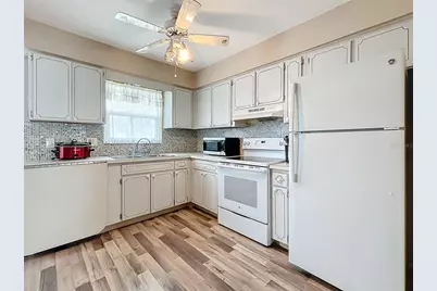 8330 Vendome Boulevard N, Pinellas Park, FL 33781 - Photo 12