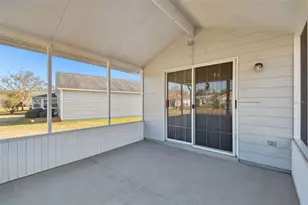 37401 Wedgewood Dr, Zephyrhills, FL 33542 - Photo 56