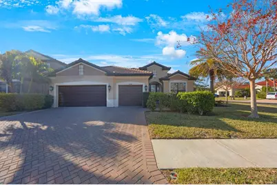 2564 Grand Cypress Boulevard, Palm Harbor, FL 34684 - Photo 1