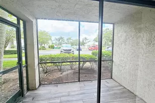 2067 Hunters Glen Dr, Dunedin, FL 34698 - Photo 4