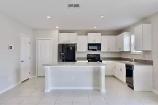 3059 Nubbin Ridge Ln, Zephyrhills, FL 33540 - Photo 12