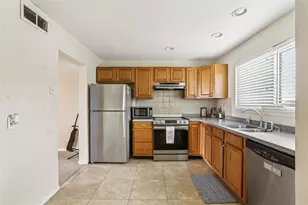 6325 Newtown Cir, Tampa, FL 33615 - Photo 26