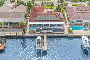 1818 Dolphin Blvd S, Saint Petersburg, FL 33707 - Photo 1