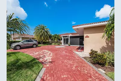 1818 Dolphin Boulevard S, Saint Petersburg, FL 33707 - Photo 32