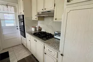 5895 18th St N, Saint Petersburg, FL 33714 - Photo 16