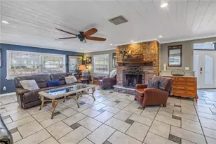 540 Villa Grande Ave S, Saint Petersburg, FL 33707 - Photo 8