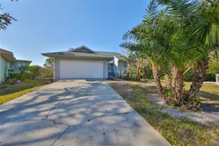 1016 Teal Pointe, Tarpon Springs, FL 34689 - Photo 2
