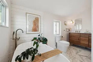 1640 Seabreeze Dr, Tarpon Springs, FL 34689 - Photo 32