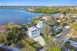 1640 Seabreeze Dr, Tarpon Springs, FL 34689 - Photo 80