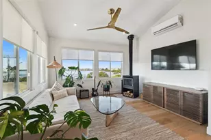 1640 Seabreeze Dr, Tarpon Springs, FL 34689 - Photo 10