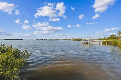 1640 Sea Breeze Drive, Tarpon Springs, FL 34689 - Photo 10