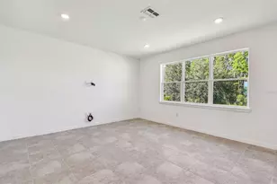 36424 Sespe Creek Ct, Zephyrhills, FL 33540 - Photo 8