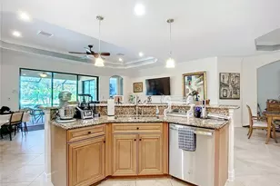 2902 Aviamar Cir, Naples, FL 34114 - Photo 10