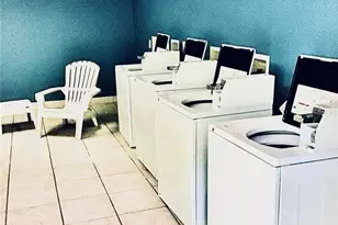 200 Country Club Dr, Largo, FL 33771 - Photo 32