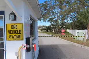 4747 Bobby Ave, Zephyrhills, FL 33541 - Photo 34