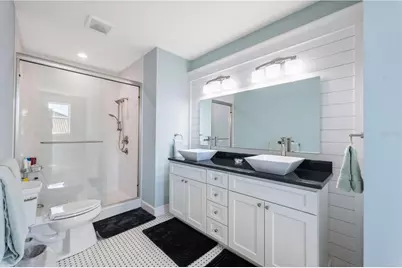 727 Key Royale Drive, Holmes Beach, FL 34217 - Photo 38