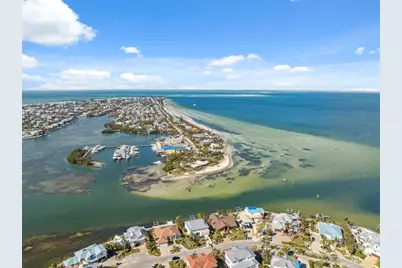 727 Key Royale Drive, Holmes Beach, FL 34217 - Photo 56