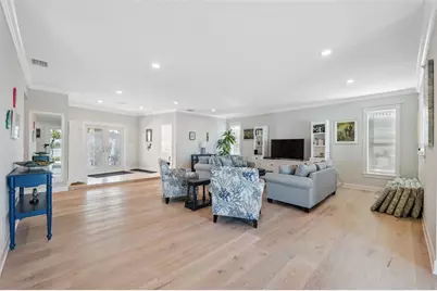 727 Key Royale Drive, Holmes Beach, FL 34217 - Photo 8