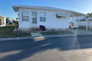 220 Royal Palm Cir, Largo, FL 33778 - Photo 2