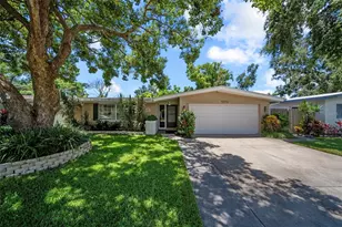 1372 S Hillcrest Ave, Clearwater, FL 33756 - Photo 1