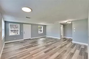 39809 Pretty Pond Rd, Zephyrhills, FL 33540 - Photo 10