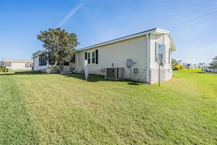 37508 Gill Ave, Zephyrhills, FL 33541 - Photo 10