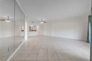 1200 N Shore Dr NE, Saint Petersburg, FL 33701 - Photo 10