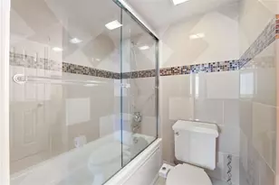 5950 Pelican Bay Plaza S, Gulfport, FL 33707 - Photo 28