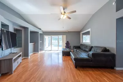 9415 Pebble Glen Avenue, Tampa, FL 33647 - Photo 4