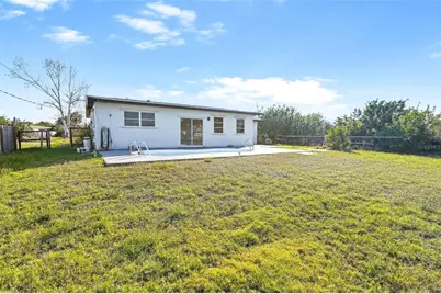 184 Garden Avenue NW, Port Charlotte, FL 33952 - Photo 18