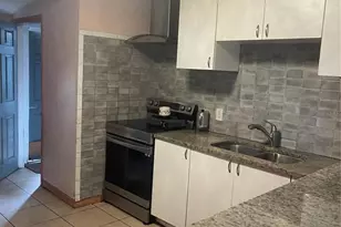 300 52nd St S, Saint Petersburg, FL 33707 - Photo 6