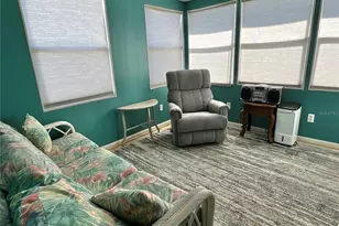 7167 Mt Hawthorne Rd NE, Saint Petersburg, FL 33702 - Photo 6