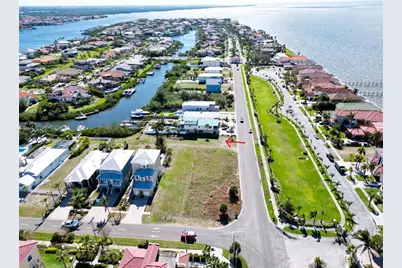 6435 Marbella Boulevard, Apollo Beach, FL 33572 - Photo 2