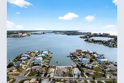 409 161st Avenue, Redington Beach, FL 33708 - Photo 1