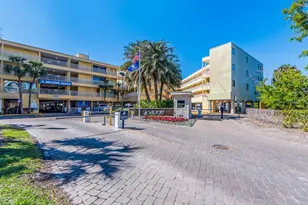 2506 N Rocky Point Dr, Tampa, FL 33607 - Photo 8