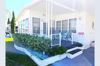 19 Drury Lane, Tarpon Springs, FL 34689 - Photo 2