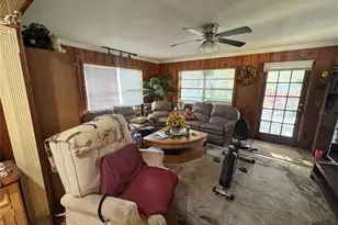 18401 Hamilton Rd, Dade City, FL 33523 - Photo 4