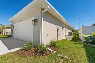 109 Beau Rivage Dr, Rotonda West, FL 33947 - Photo 4