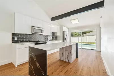 16147 Sagebrush Road, Tampa, FL 33618 - Photo 6