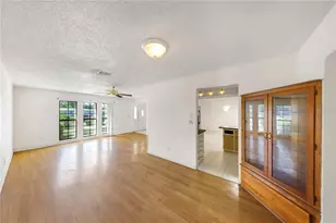 1137 54th Ave S, Saint Petersburg, FL 33705 - Photo 6