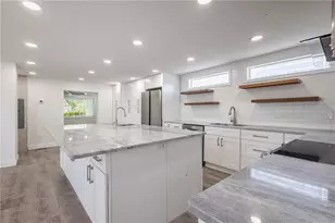 163 Dolphin Dr E, Oldsmar, FL 34677 - Photo 10