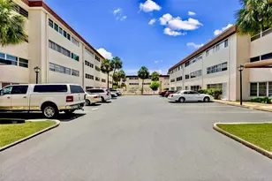 209 NE Lincoln Cir N, Saint Petersburg, FL 33702 - Photo 1