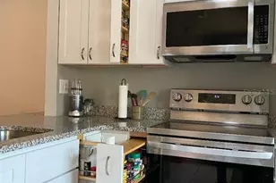 3911 La Costa Ln, Largo, FL 33771 - Photo 4