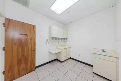 655 N Indiana Avenue, Englewood, FL 34223 - Photo 10