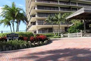 7650 Bayshore Dr, Treasure Island, FL 33706 - Photo 34