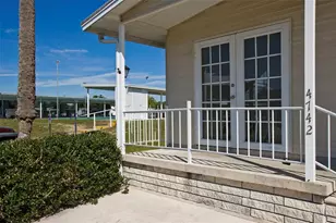 4742 Stuey Dr, Zephyrhills, FL 33541 - Photo 4